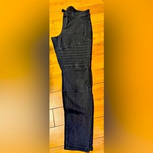 NWOT HUE BLACK DENIM MOTO LEGGINGS